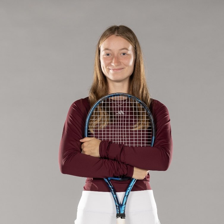 Lola Federski athlete profile head shot