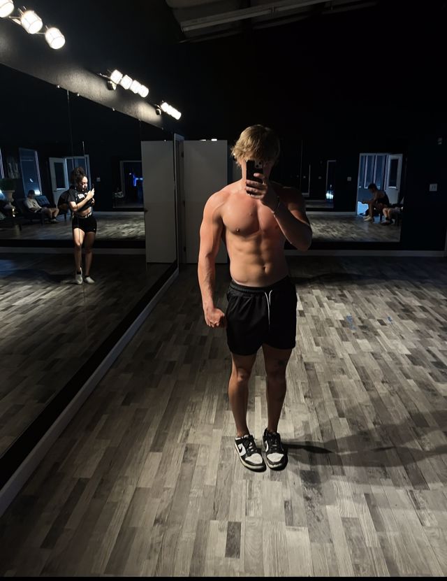 Athlete profile featured image number 3 of 5
