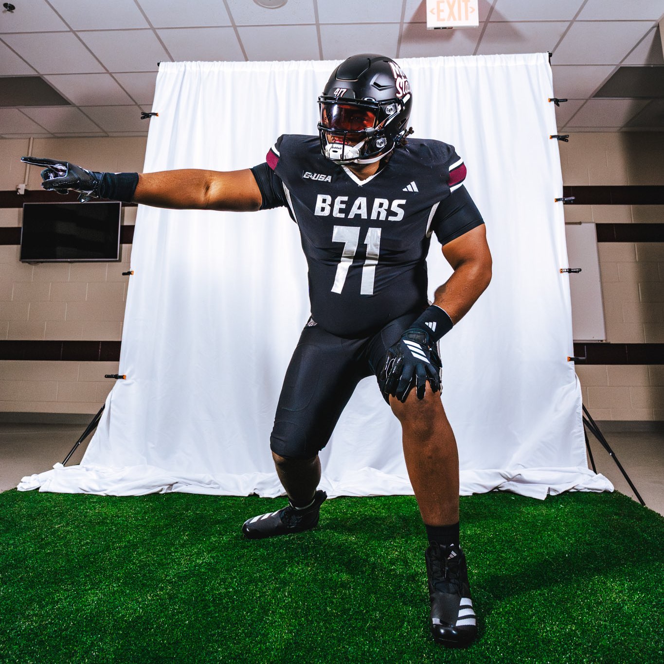 King Large athlete profile head shot