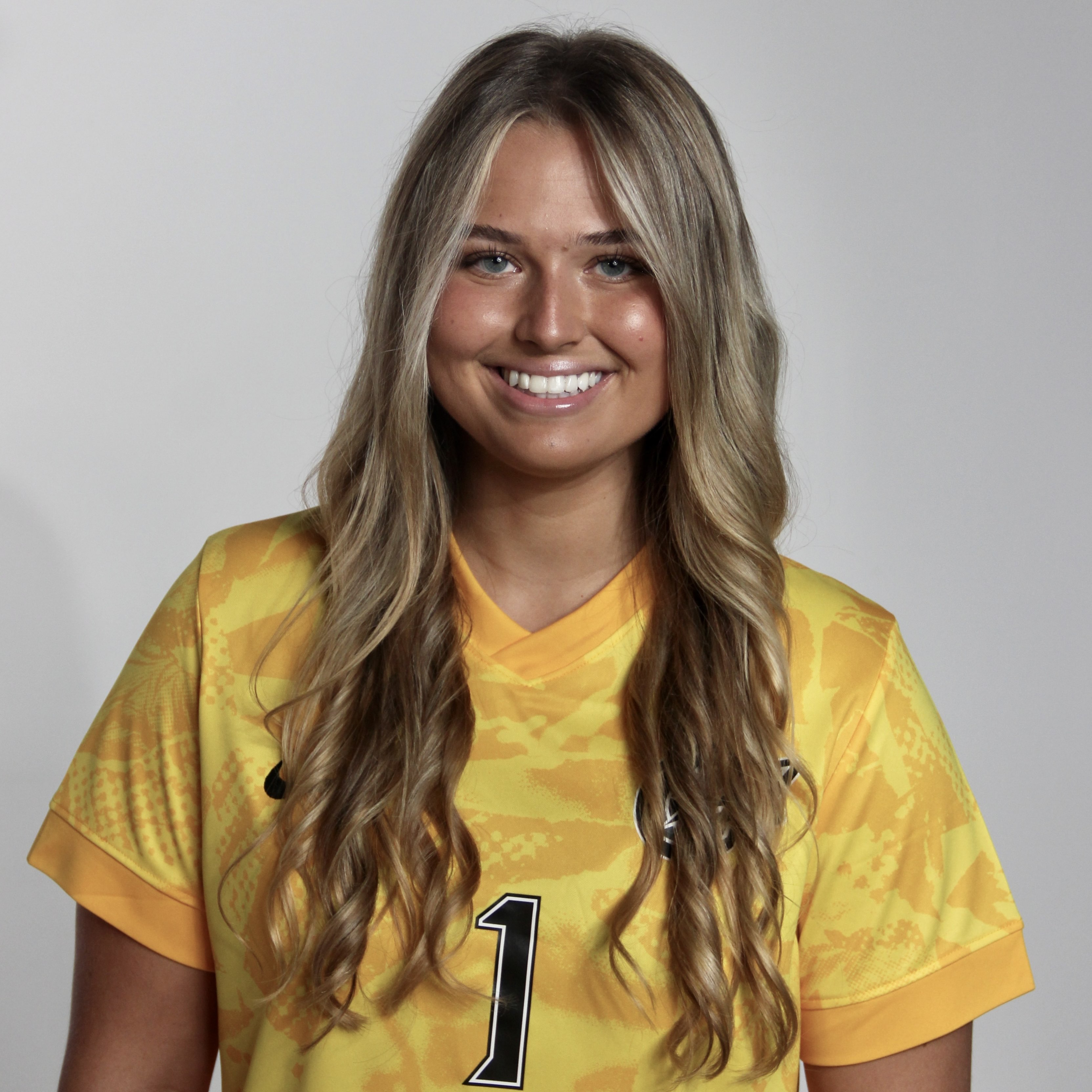 Lauren Hinshaw athlete profile head shot