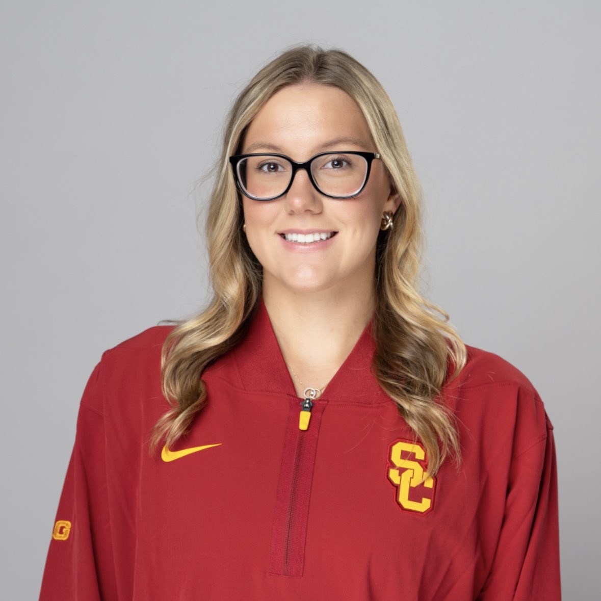 Lilly Derivaux athlete profile head shot
