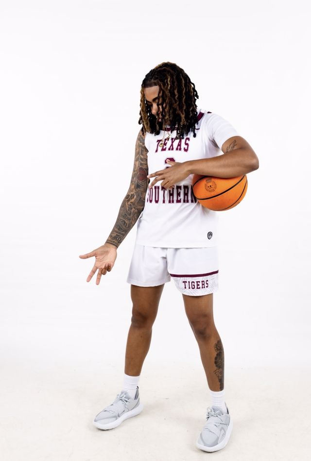 Athlete profile featured image number 3 of 4