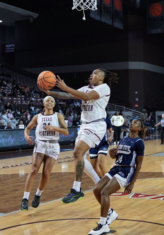 Athlete profile featured image number 4 of 4