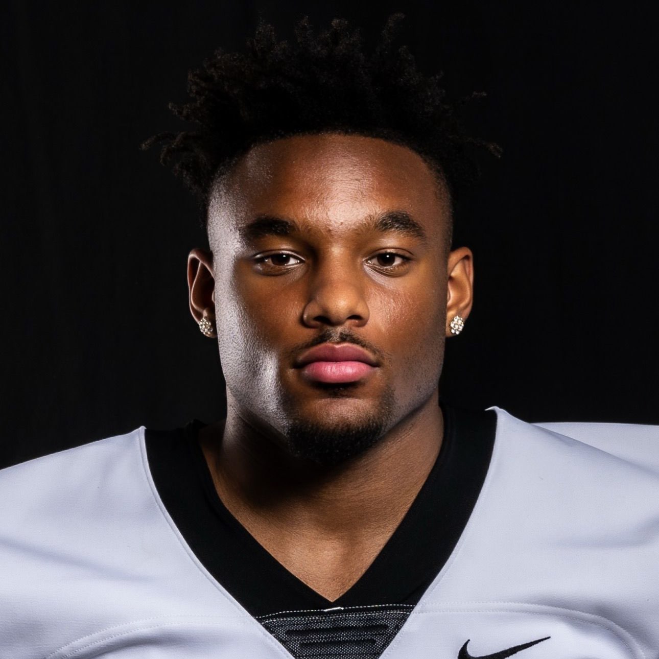 De’Mann Beverly athlete profile head shot