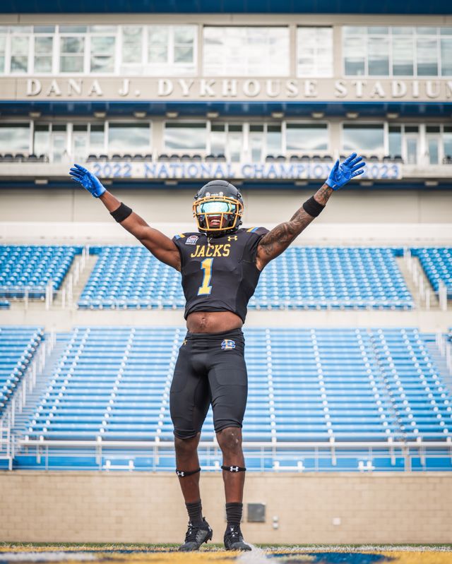 Athlete profile featured image number 1 of 4