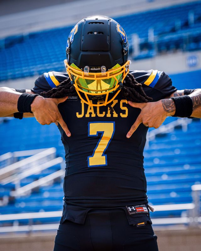 Athlete profile featured image number 2 of 4