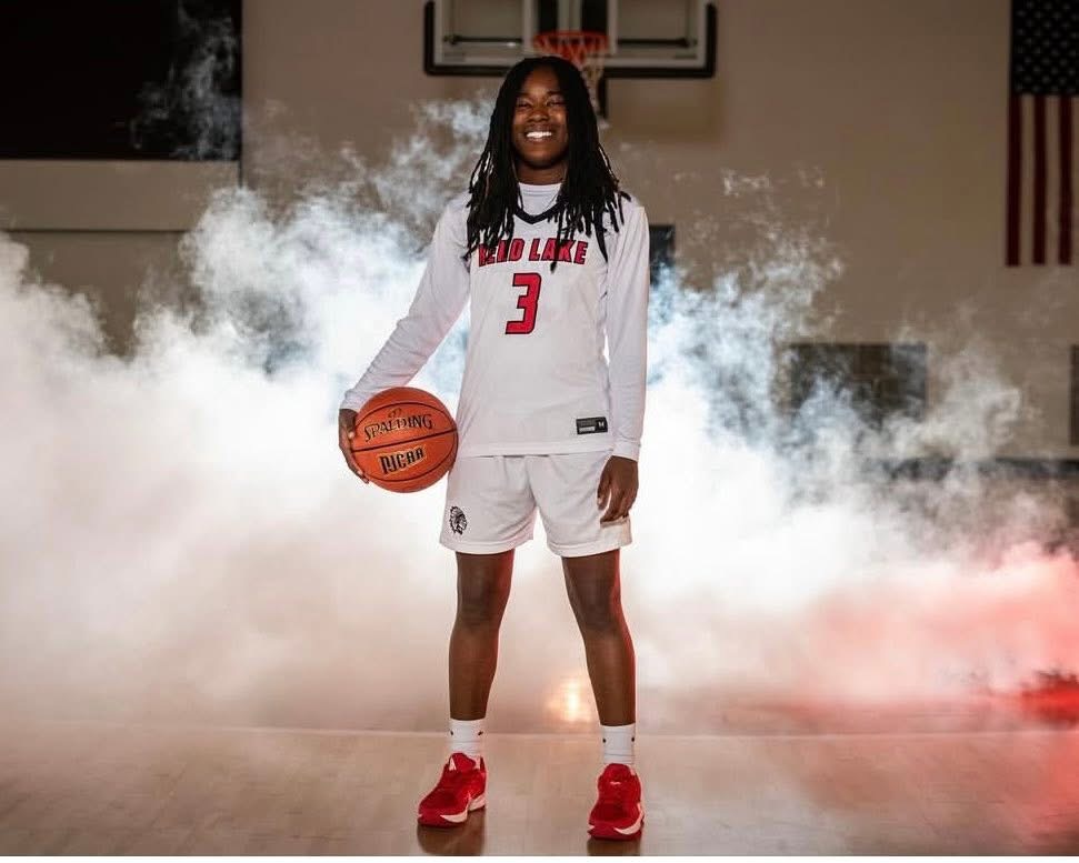 Naomi Sharpley athlete profile head shot