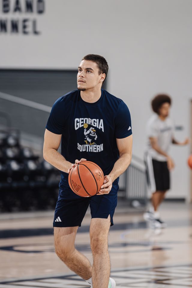 Athlete profile featured image number 2 of 4