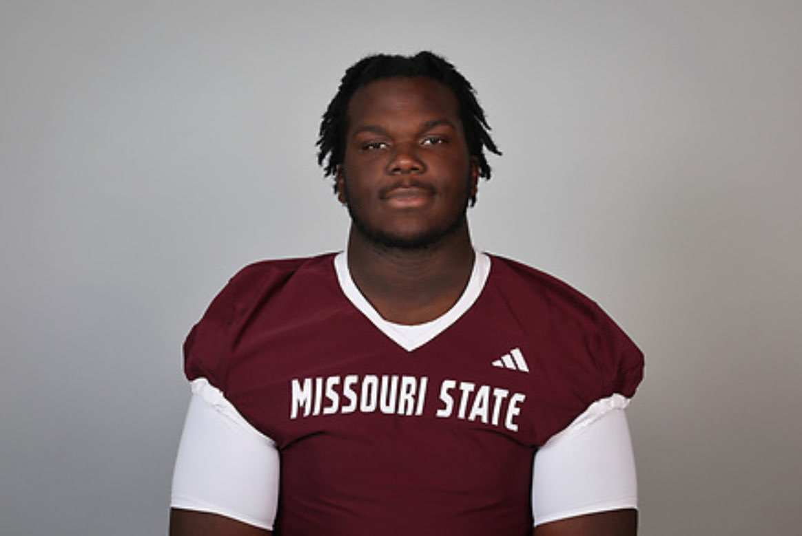 Dezmond Barnes athlete profile head shot