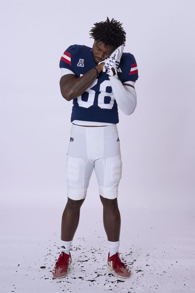 Athlete profile featured image number 3 of 9