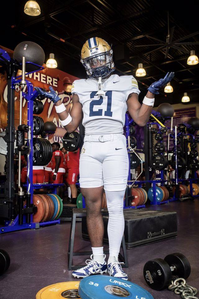 Athlete profile featured image number 1 of 5