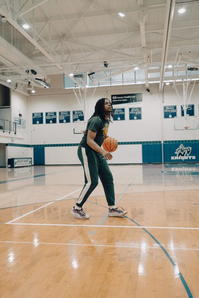 Athlete profile featured image number 1 of 4