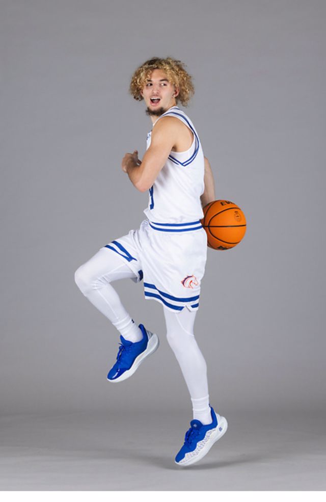 Athlete profile featured image number 3 of 6
