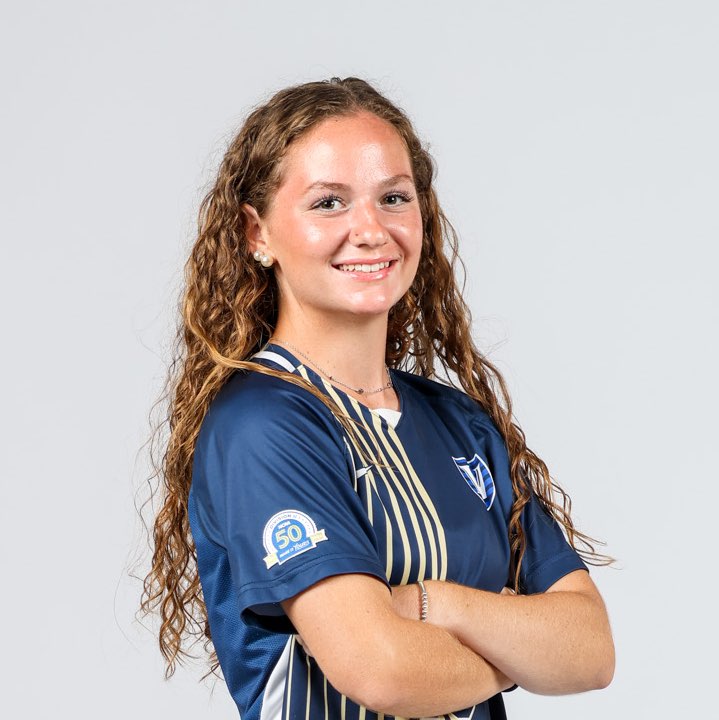 Emma Roberts athlete profile head shot