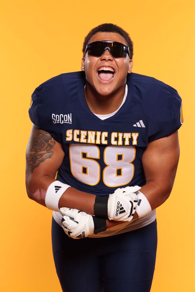 Athlete profile featured image number 3 of 4