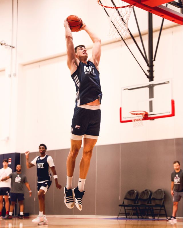 Athlete profile featured image number 2 of 4