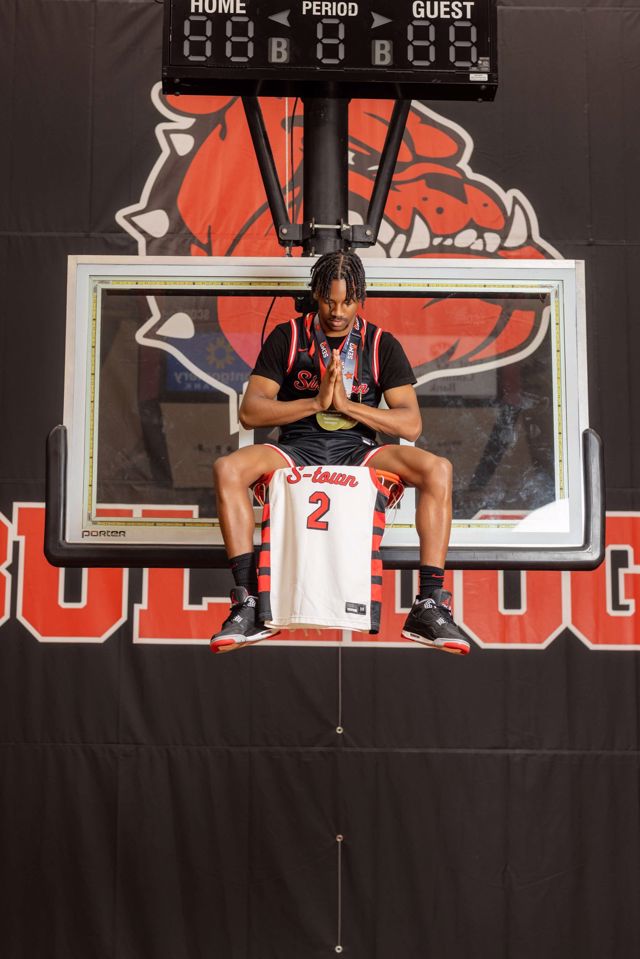 Athlete profile featured image number 1 of 5