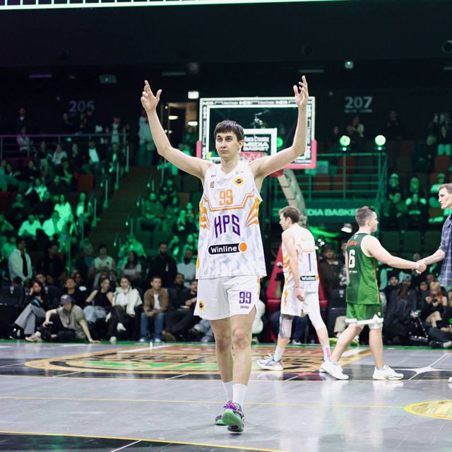 Athlete profile featured image number 3 of 4