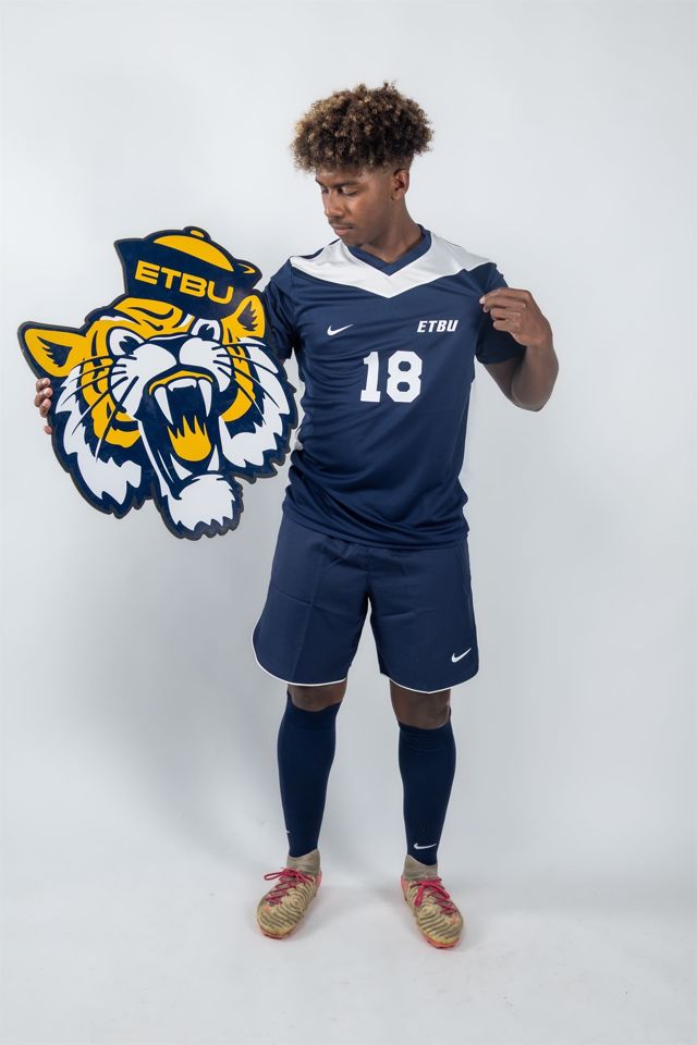 Athlete profile featured image number 2 of 4