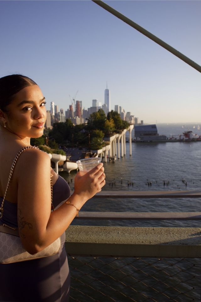 Athlete profile featured image number 1 of 4