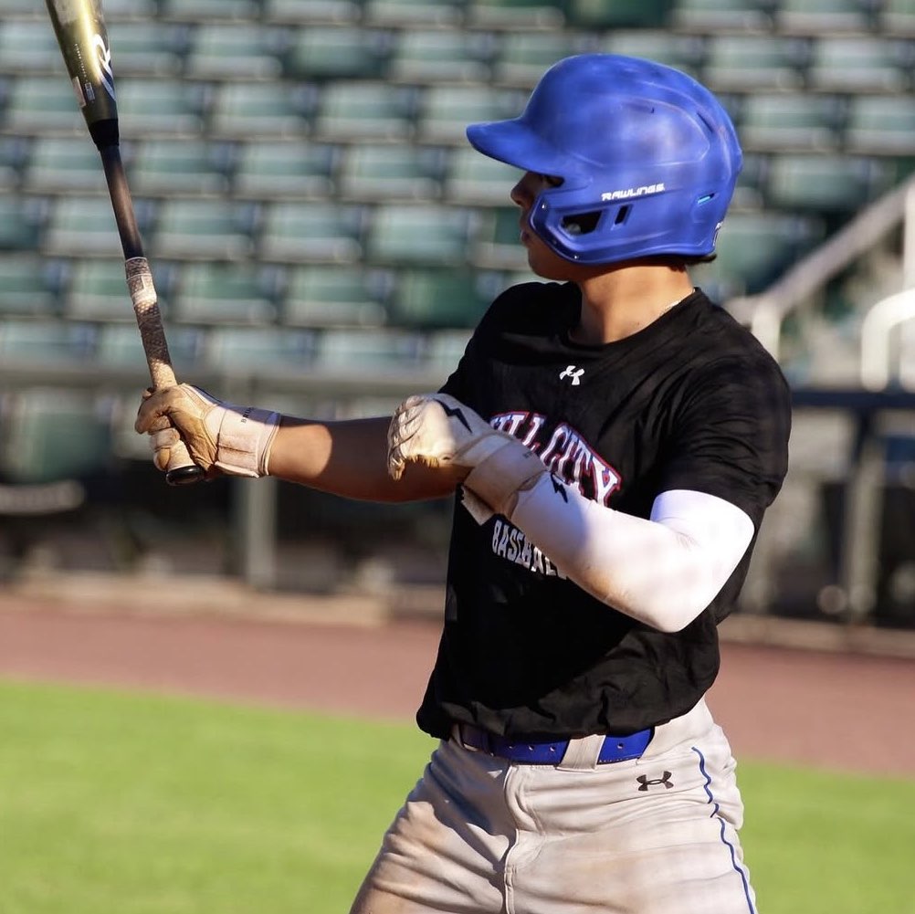 Hector Gonzalez athlete profile head shot