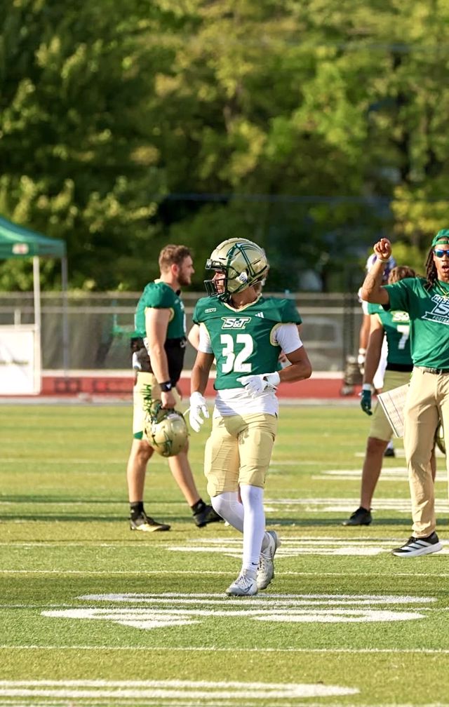 Athlete profile featured image number 2 of 4