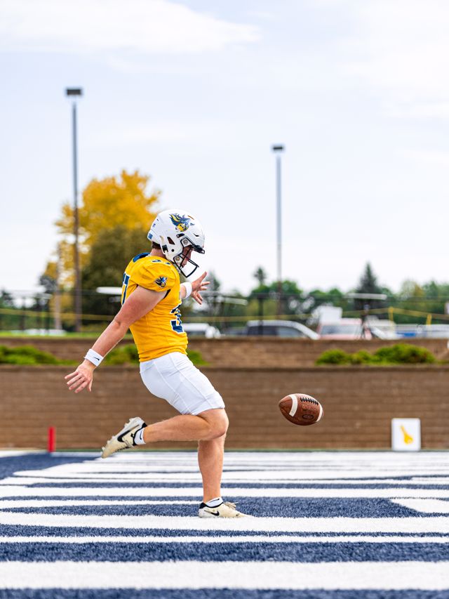 Athlete profile featured image number 2 of 4
