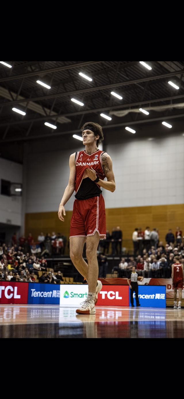 Athlete profile featured image number 3 of 4