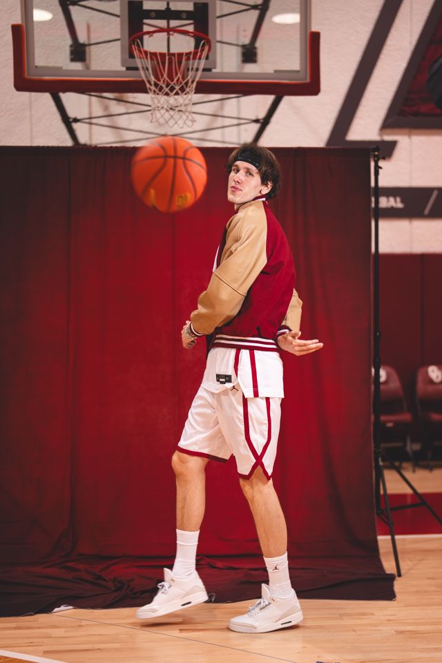 Athlete profile featured image number 2 of 4