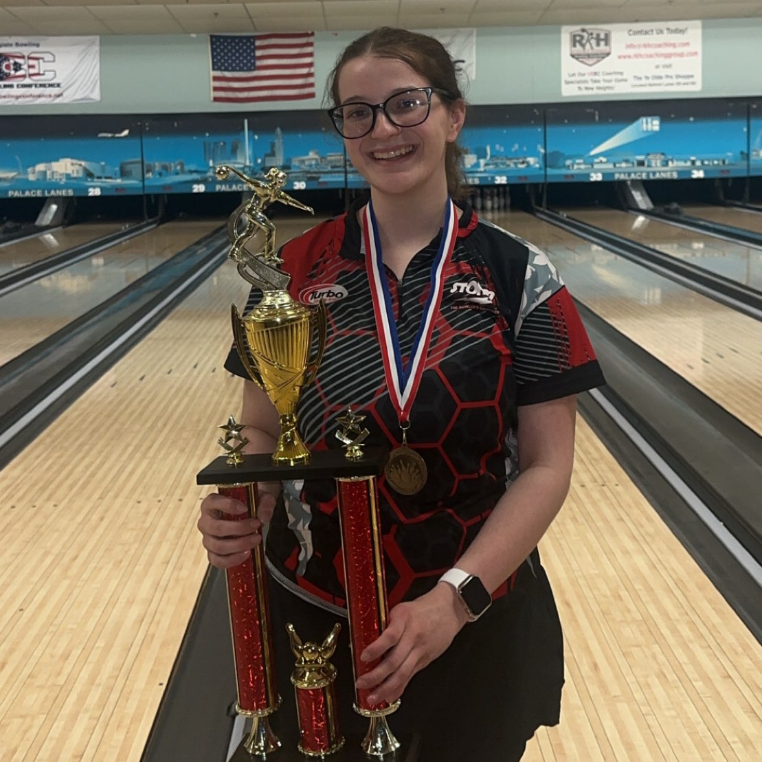 Lindsay Holliday athlete profile head shot