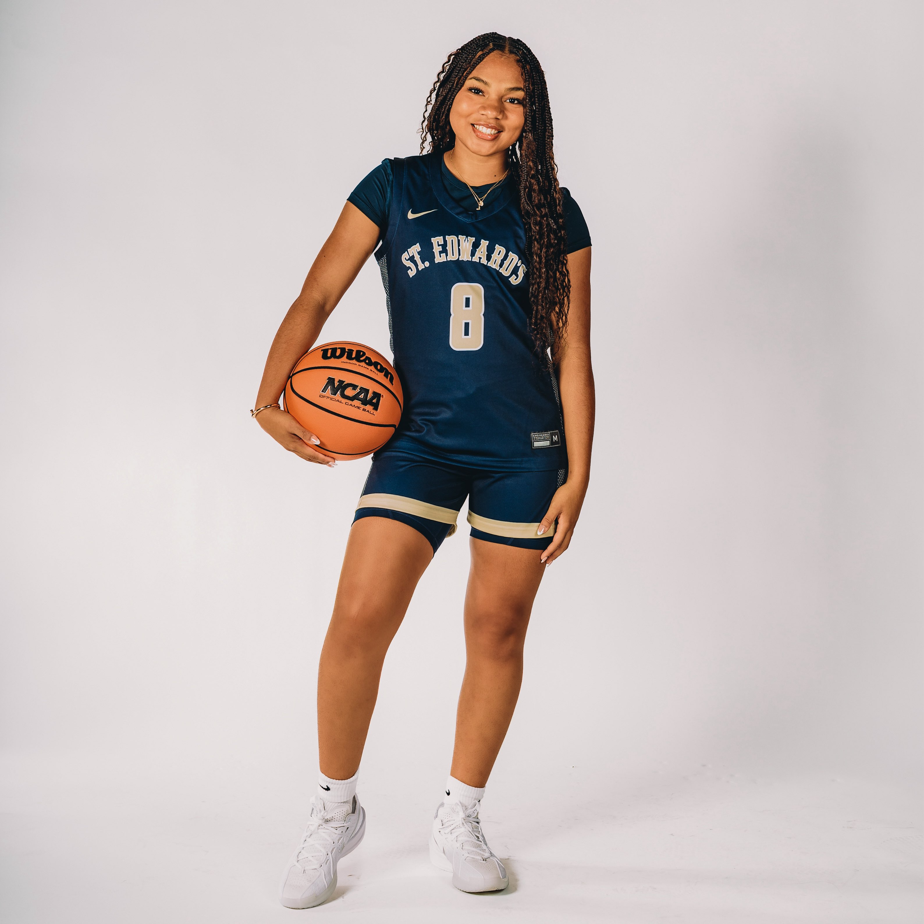 Suni Davis athlete profile head shot