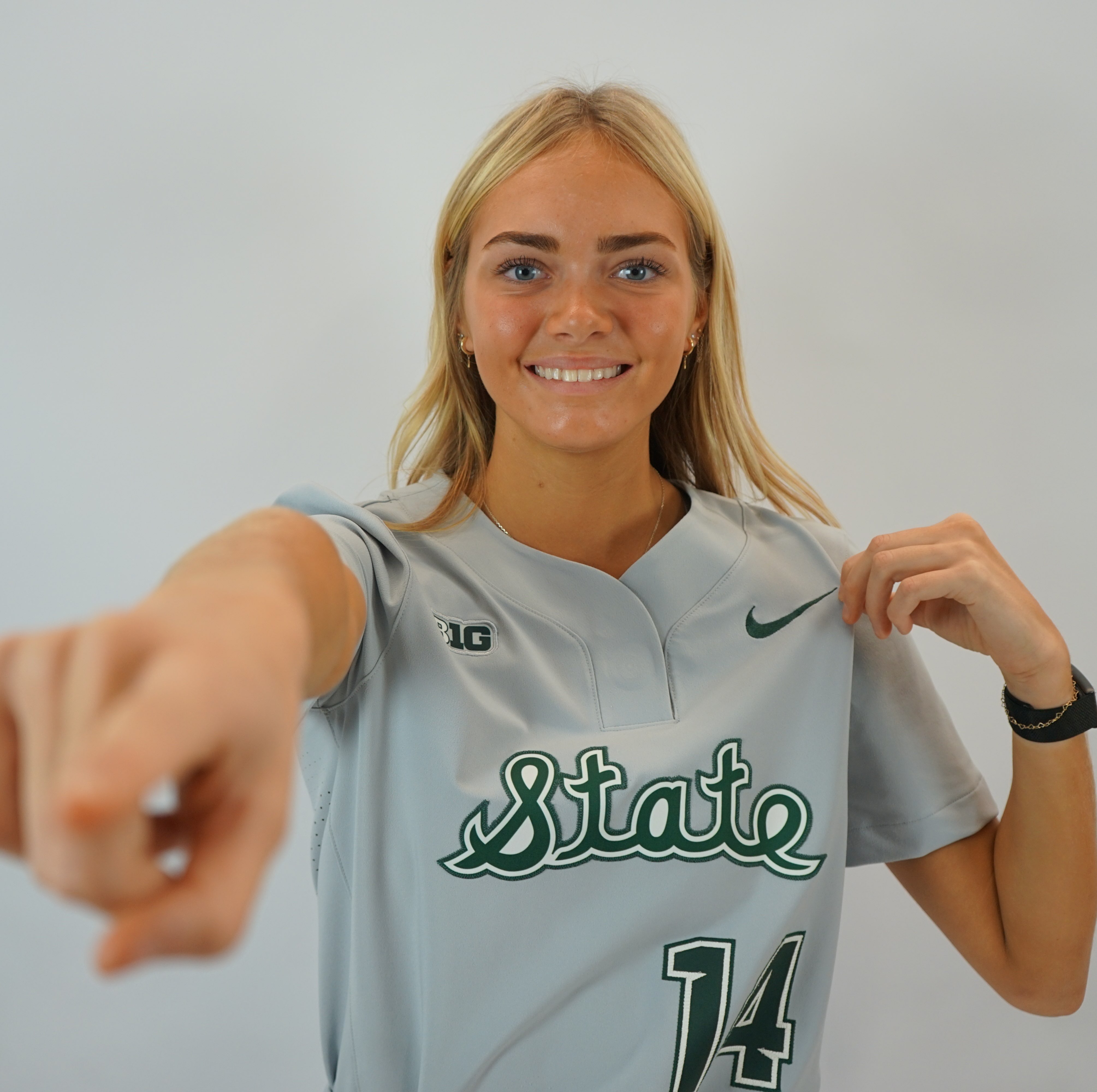 Ella Girard athlete profile head shot