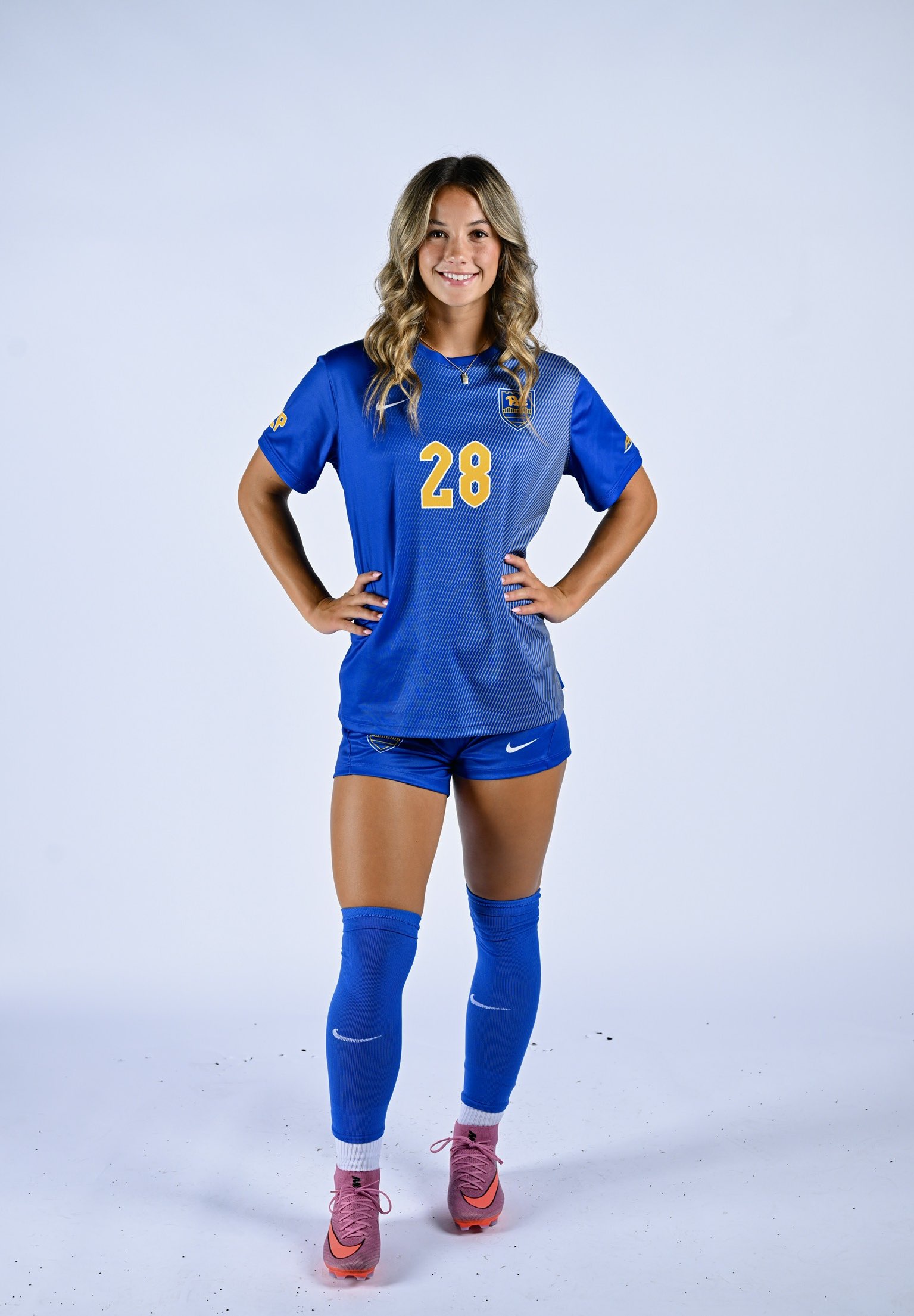 Ellie Rowlands athlete profile head shot