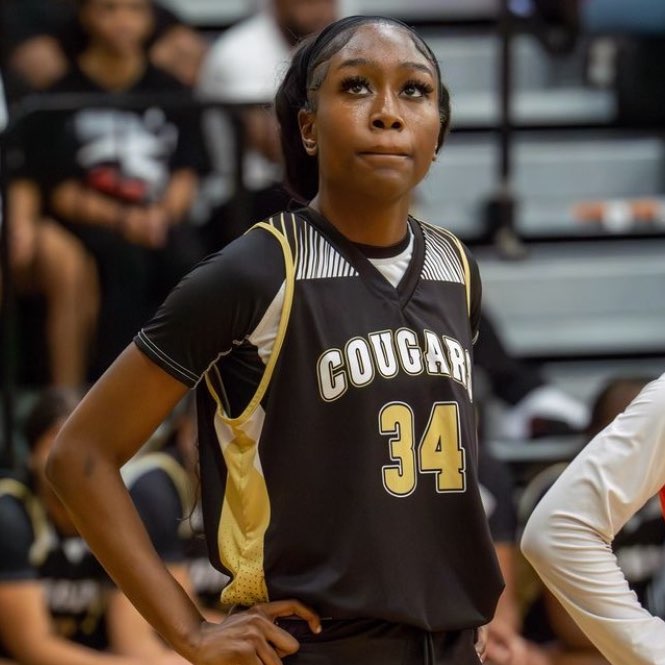 Nia Crawford athlete profile head shot