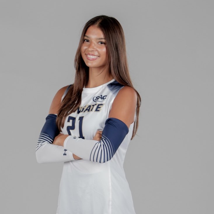 Siena Sumner athlete profile head shot
