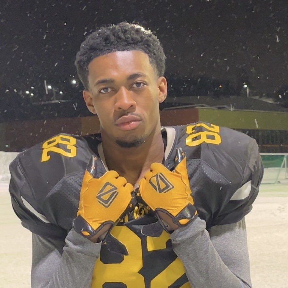 Emmanuel Davis athlete profile head shot